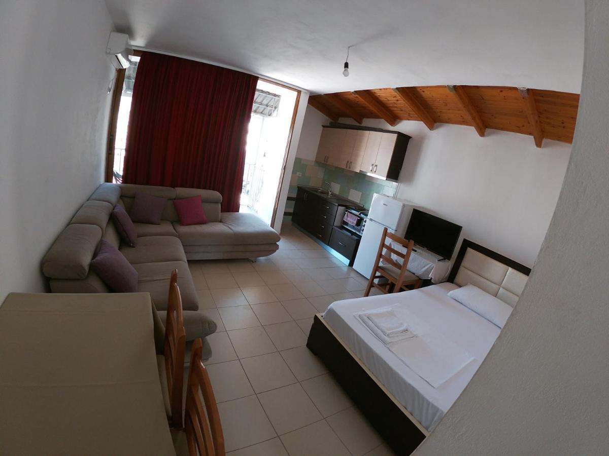 Honey Apartments Near Promenade Sarande Luaran gambar