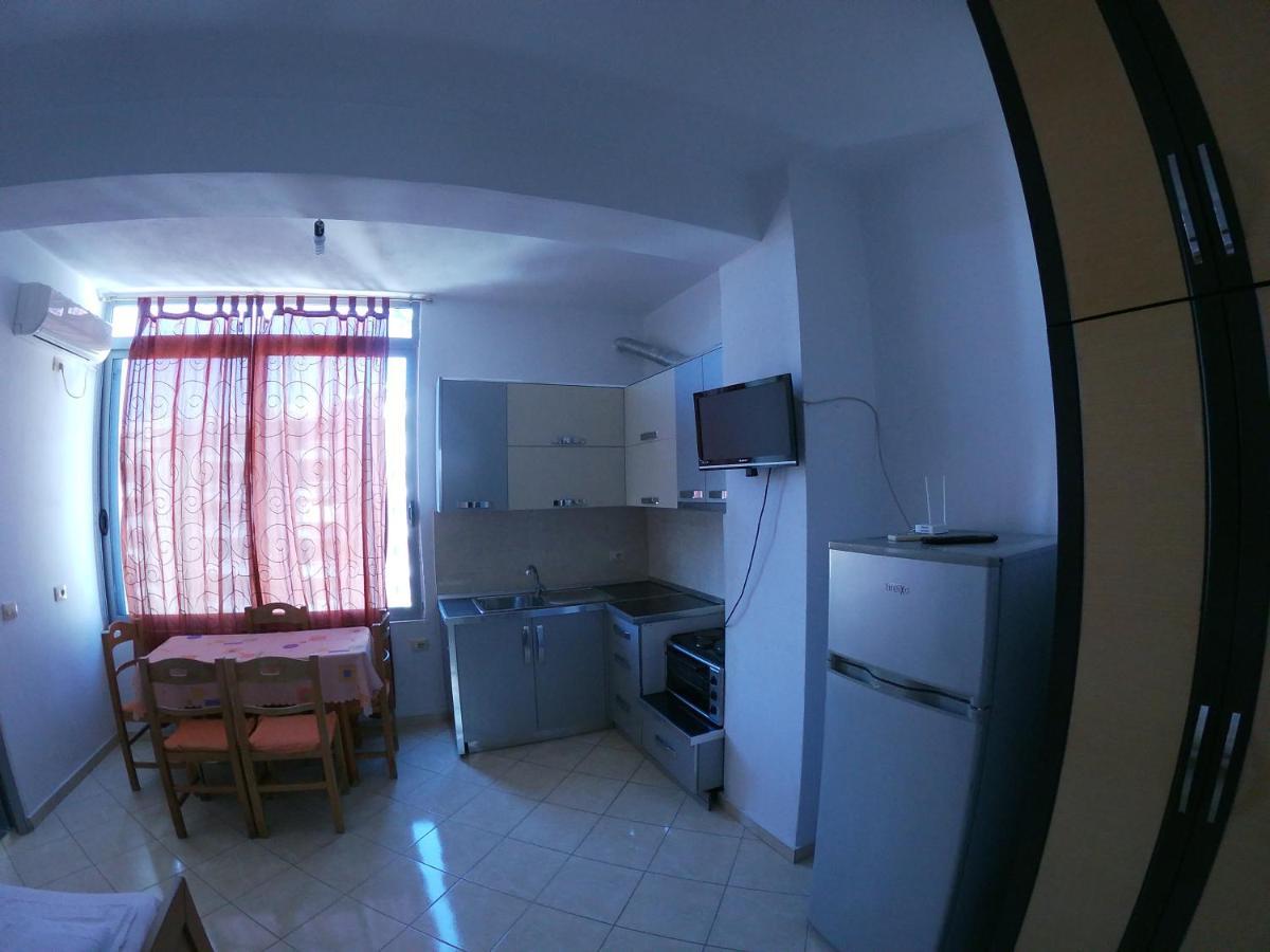 Honey Apartments Near Promenade Sarande Luaran gambar