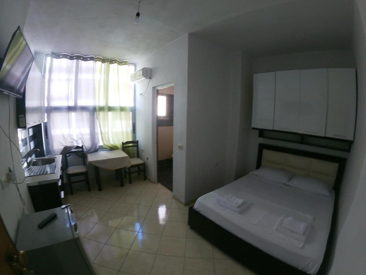 Honey Apartments Near Promenade Sarande Luaran gambar