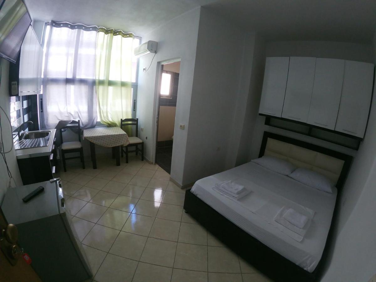 Honey Apartments Near Promenade Sarande Luaran gambar